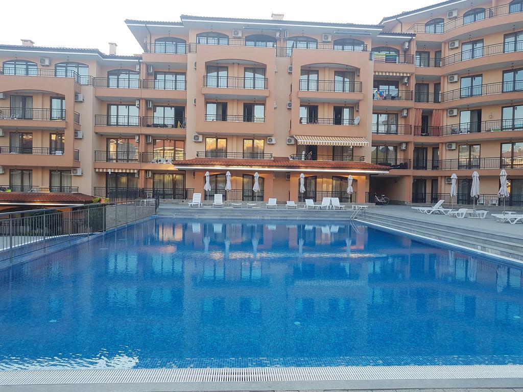 Private Apartment In Star Dreams Complex Sveti Vlas Exterior photo